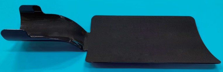 近接撮影が可能カーボン採用により、エックス線透過率が高い